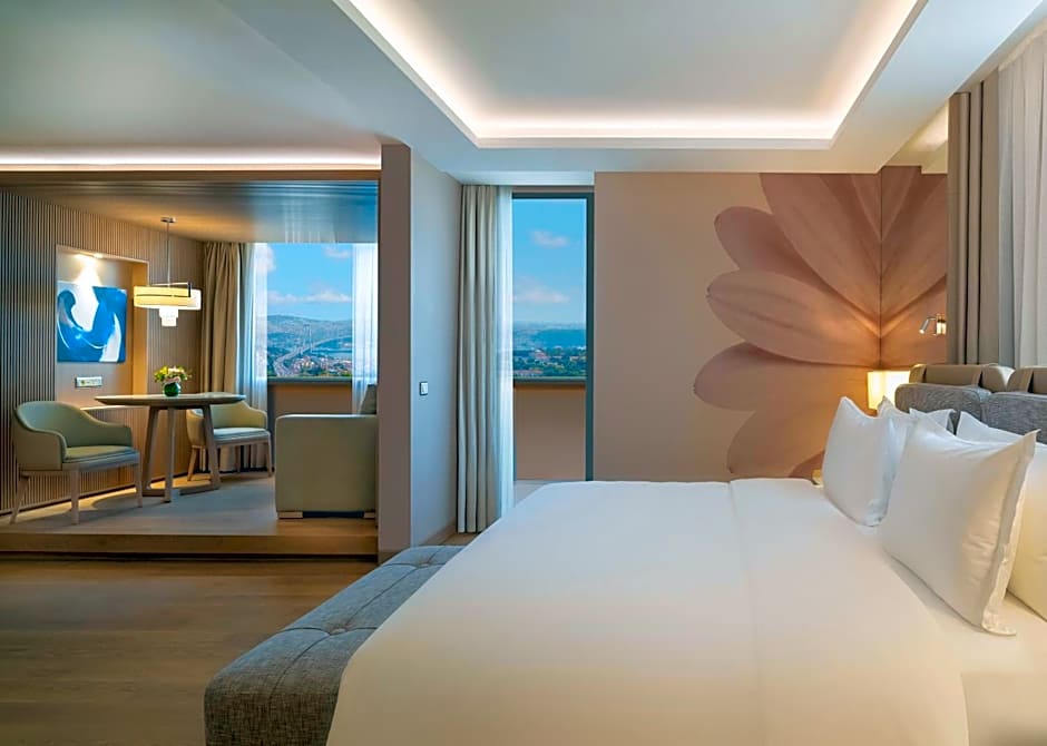 Photo 1 of 5 of 1 King Bed Suite, Bosphorus View