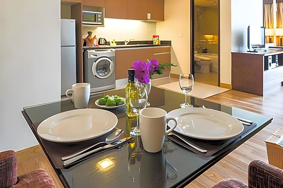 Lohas Residences Sukhumvit (SHA Plus)