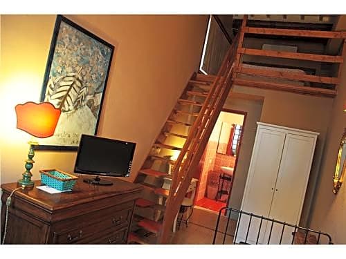 Borgo Largo 51