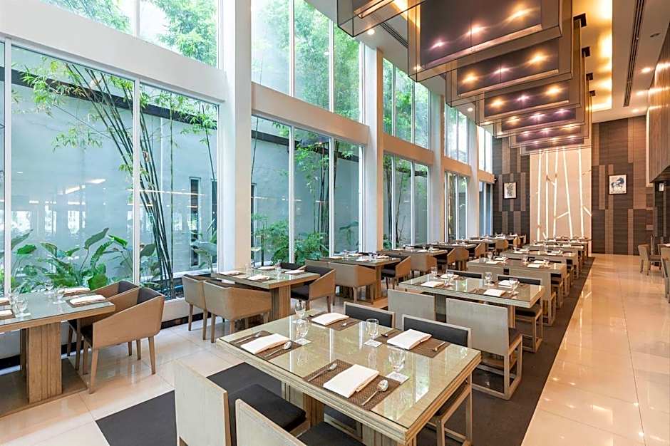 Classic Kameo Hotel & Services Apartment 