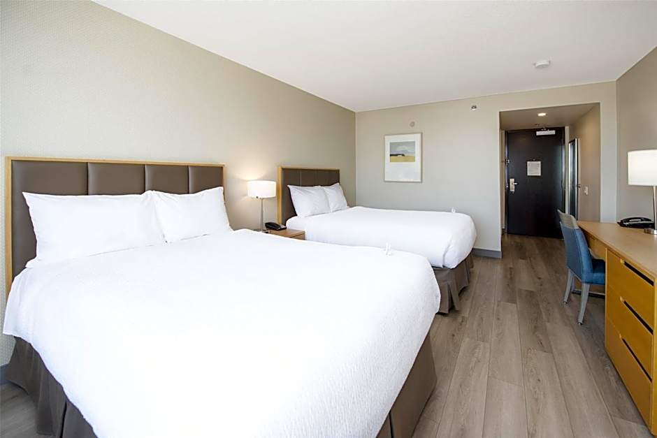 Coast Chilliwack Hotel by APA