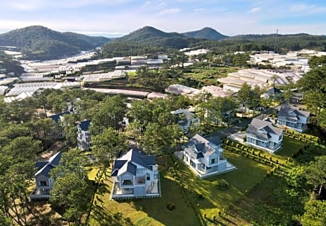 Thuy Hoang NguyenResort and Spa Hotel