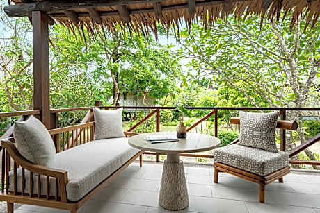 Deluxe Garden Villa 1 King