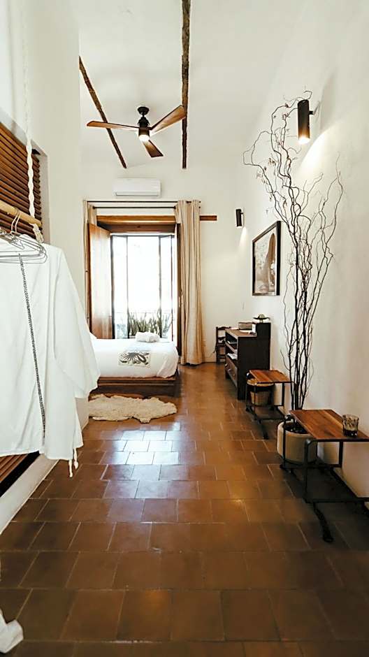 Hotel Sin Nombre