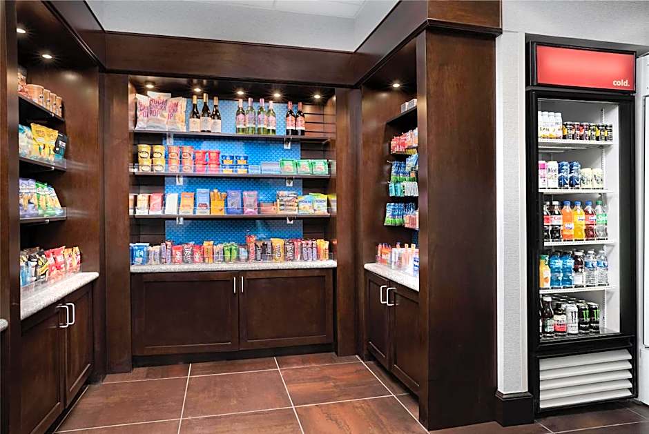 Hampton Inn By Hilton And Suites Omaha Downtown