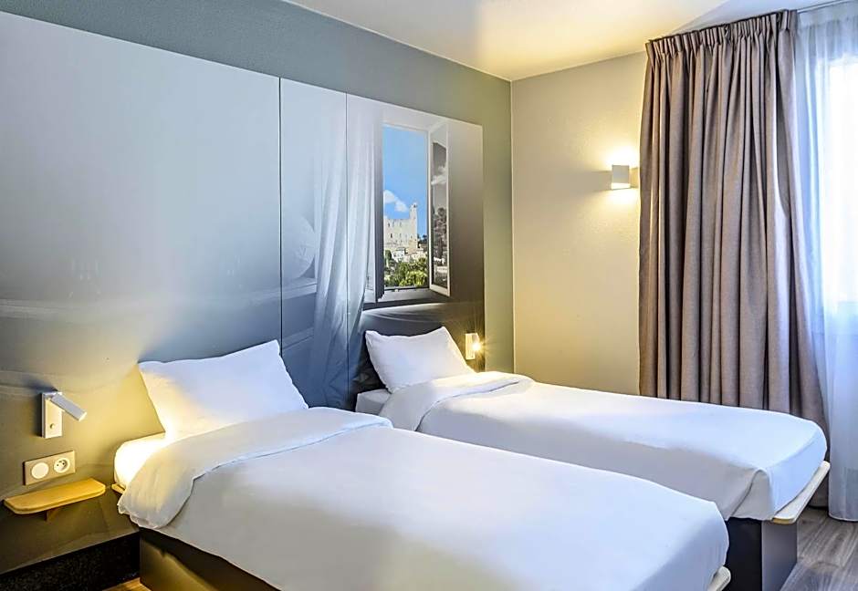 B&B HOTEL Orange - Échangeur A7 A9