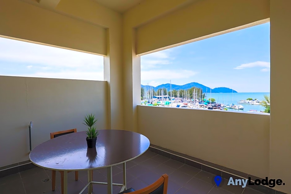 AnyLodge Waterfront Marina Island Pangkor