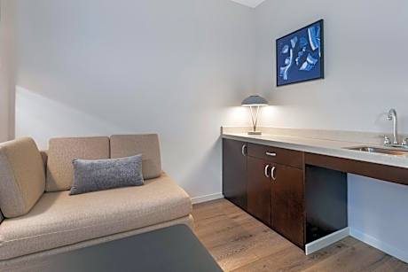 Premium Suite, 1 Bedroom 2 room Suite, 1 King, Sofa bed