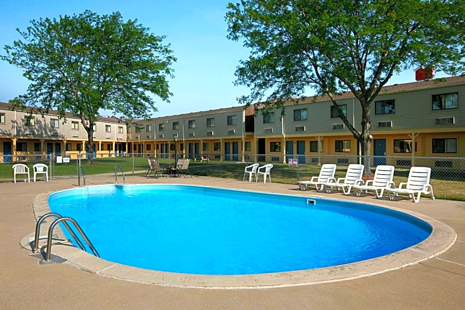 Days Inn by Wyndham Bowling Green