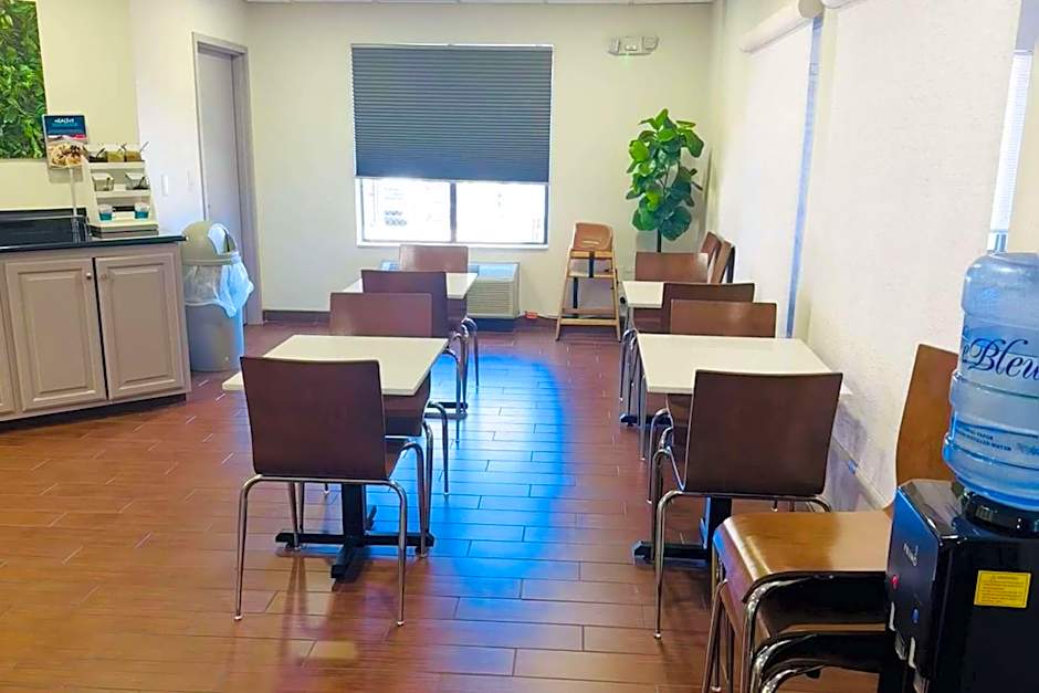 Clarion Pointe Albemarle