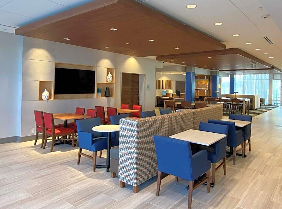 Holiday Inn Express & Suites Aurora By IHG