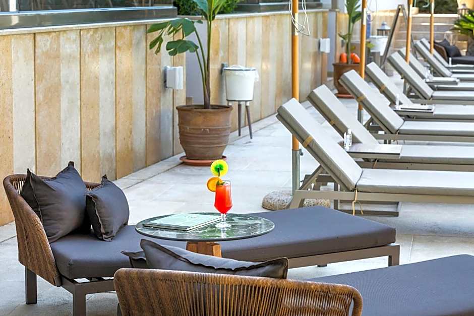 Pefki Deluxe Residences