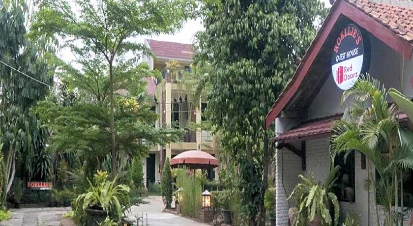 RedDoorz Syariah Plus near Trans Studio Cibubur