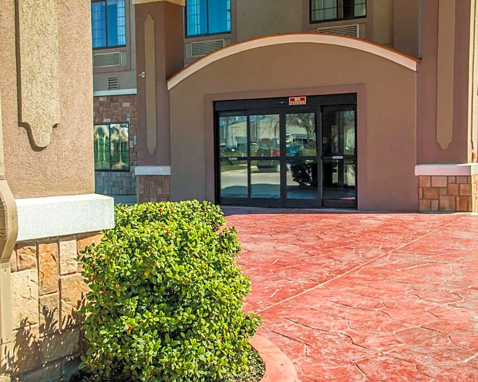 Sleep Inn And Suites At Six Flags
