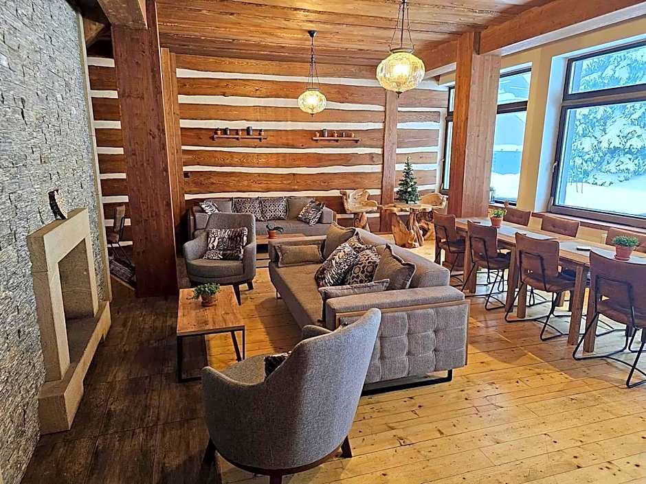 Hotel Tetřeví Boudy