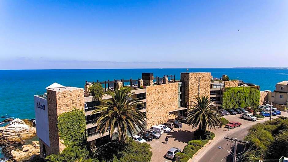 Radisson Blu Acqua Hotel & Spa Concon