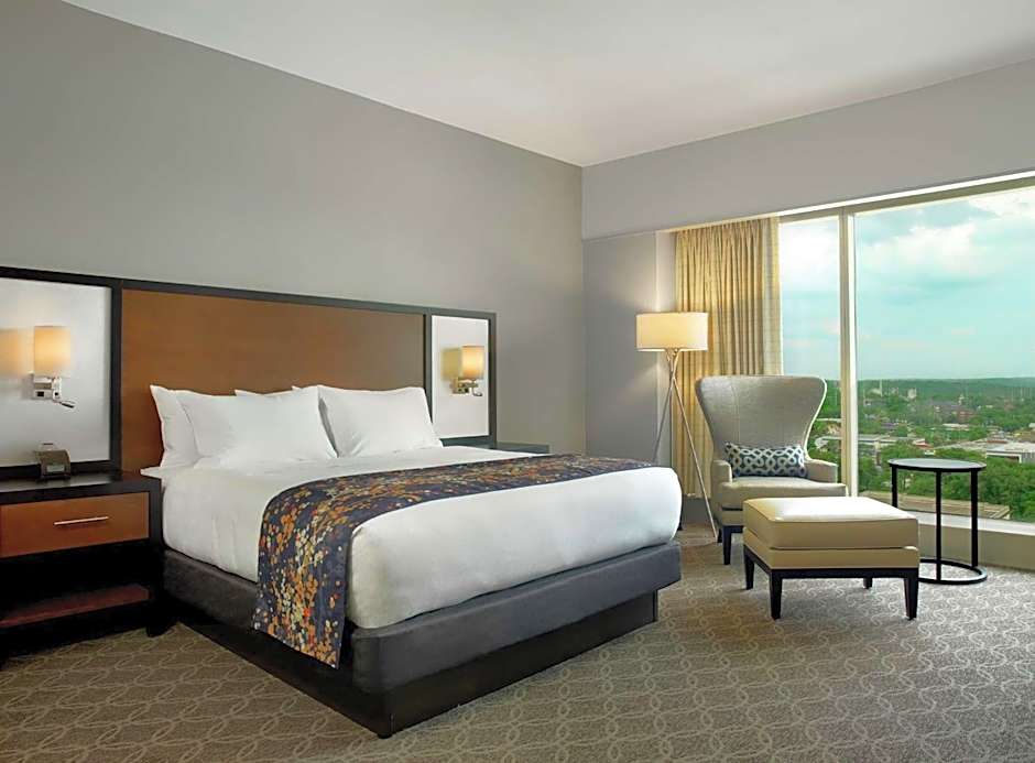 DoubleTree By Hilton Cedar Rapids Convention Complex