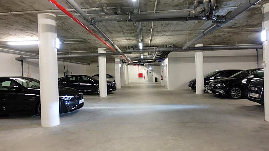 Oporto Airport & Business Hotel