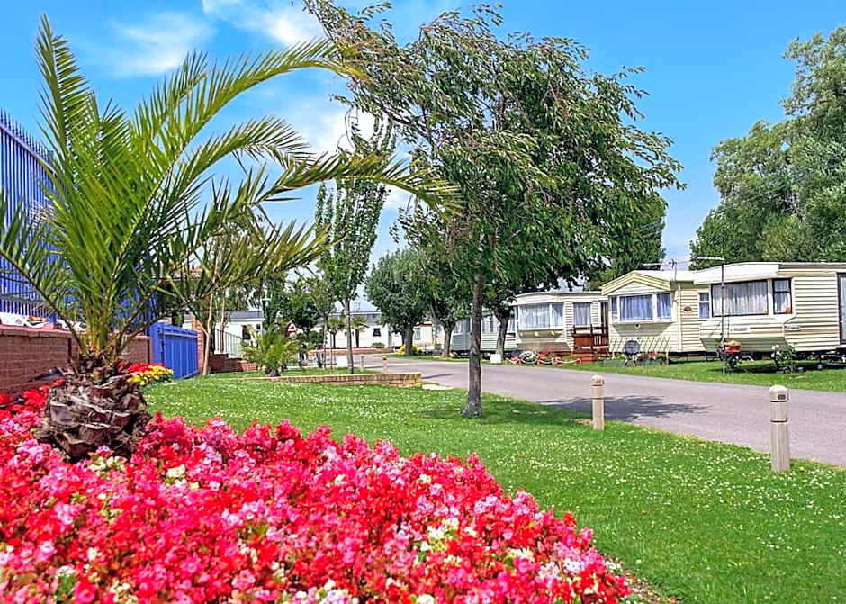Riverside Caravan Holiday Park