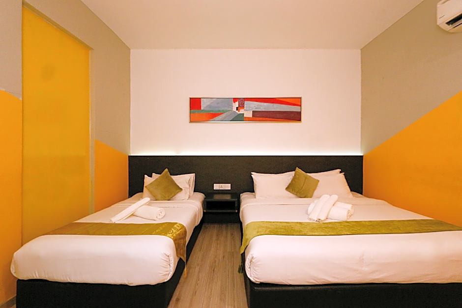 Swing & Pillows - Golden Roof Hotel Sunway Ipoh