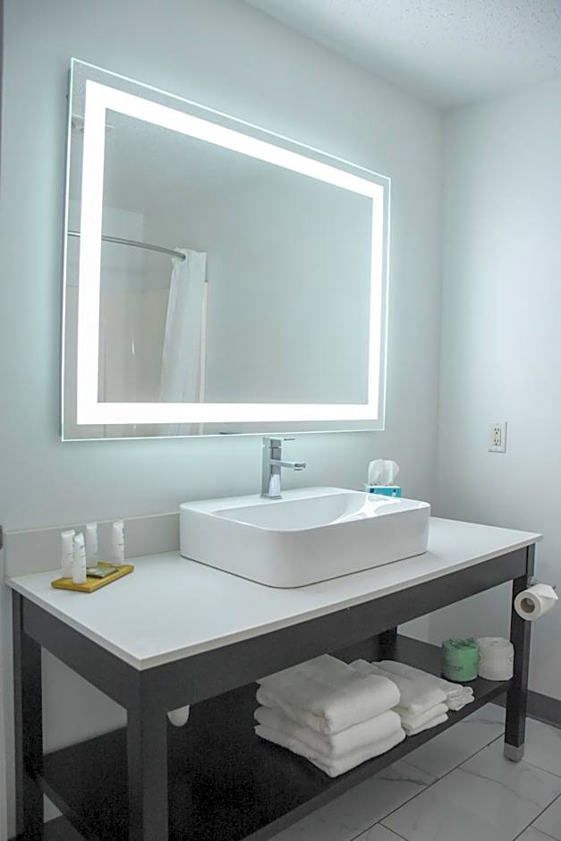 Country Inn & Suites by Radisson, Bloomington-Normal West, IL