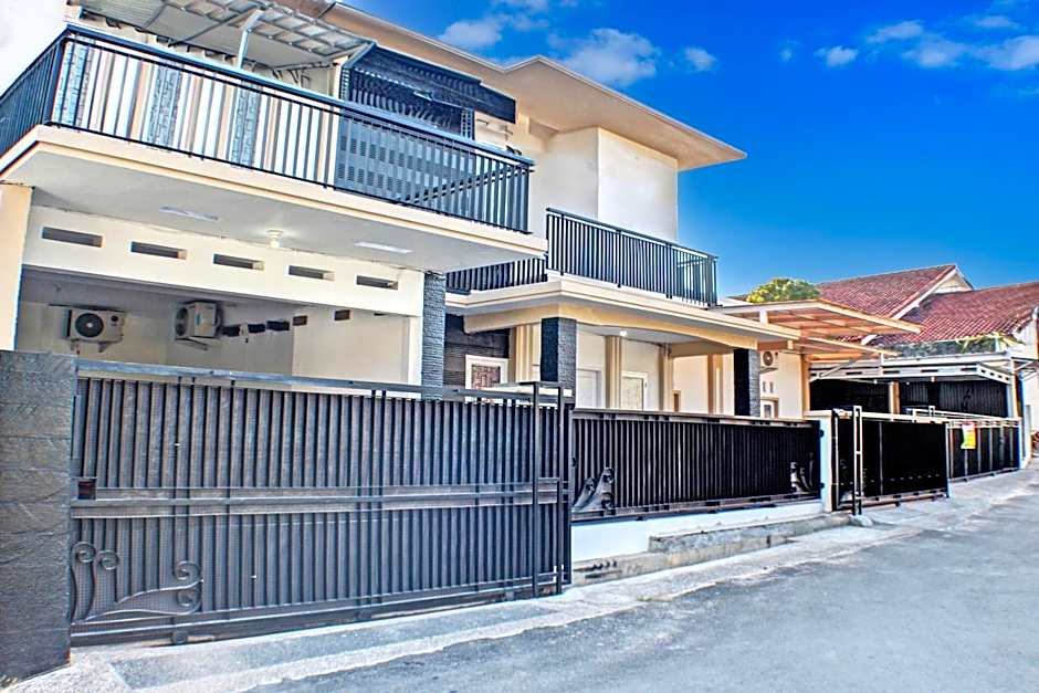 OYO Life 93138 Anugrah Kost Syariah