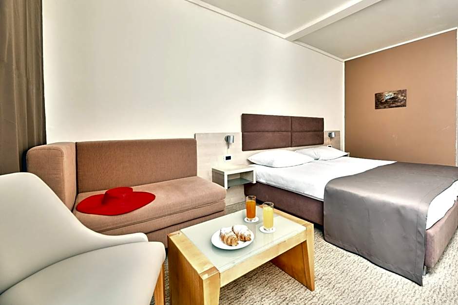 Hotel Mediteran Plava Laguna