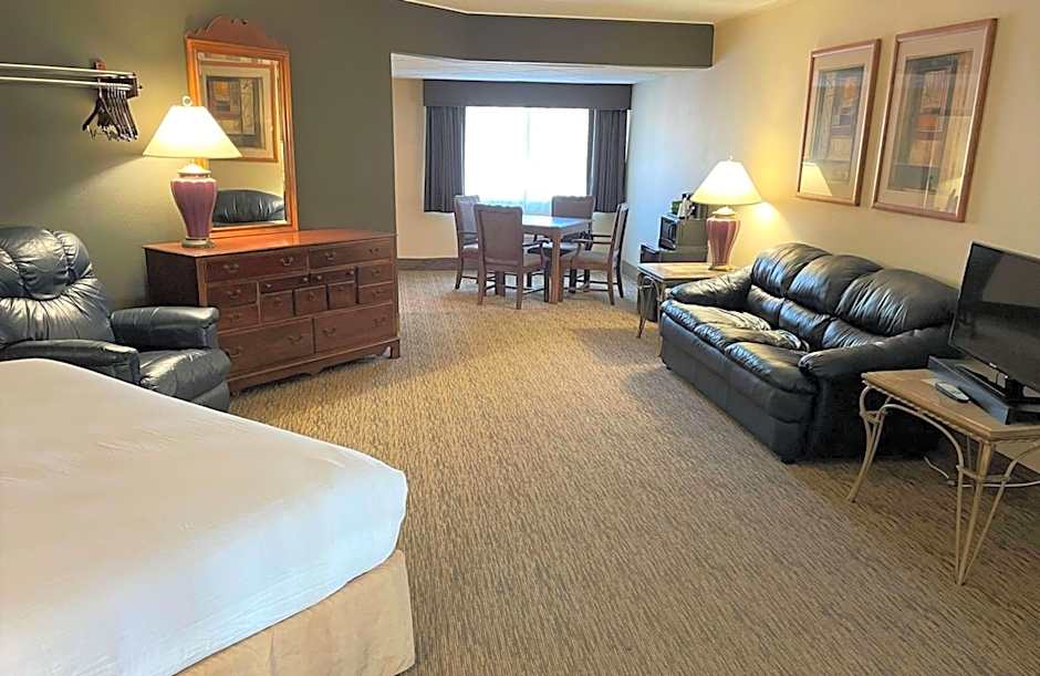 Crossroads Hotel & Event Center