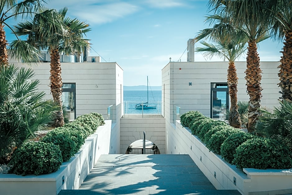 Romana Beach Apartments