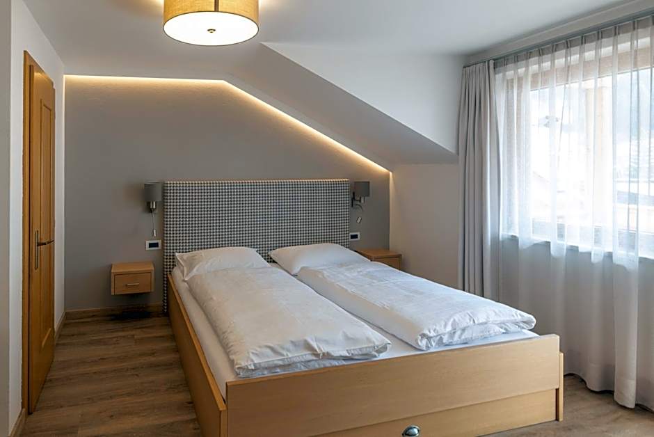 Photo 1 of 27 of Loft 3 Bedroom Apartment