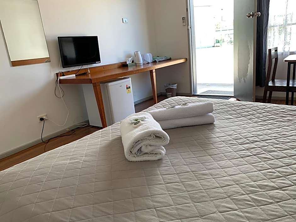 Beaconsfield Lodge Motel