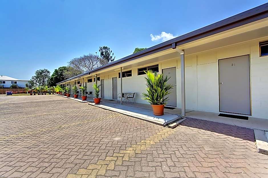 Raintree Motel