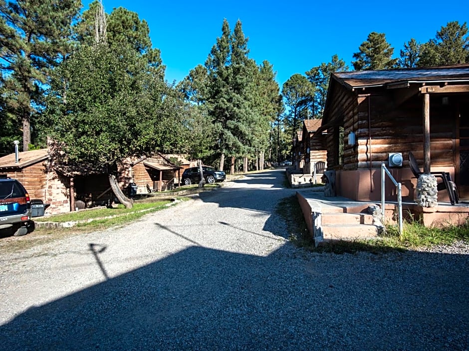 Apache Village 10, King Studio, Midtown, Sleeps 2