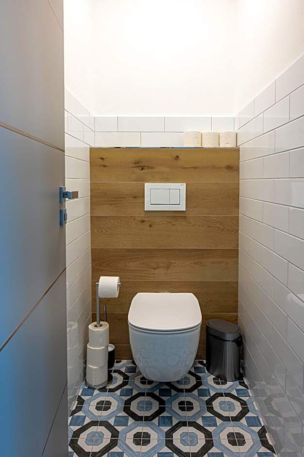 ART Hostel & Apartments