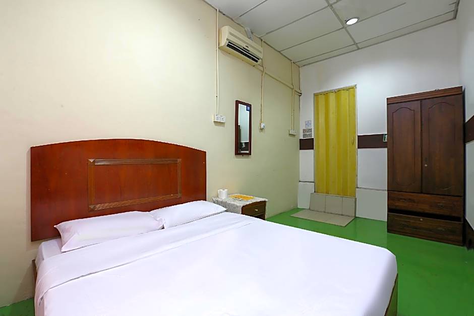 Impiana Hotel By OYO Rooms
