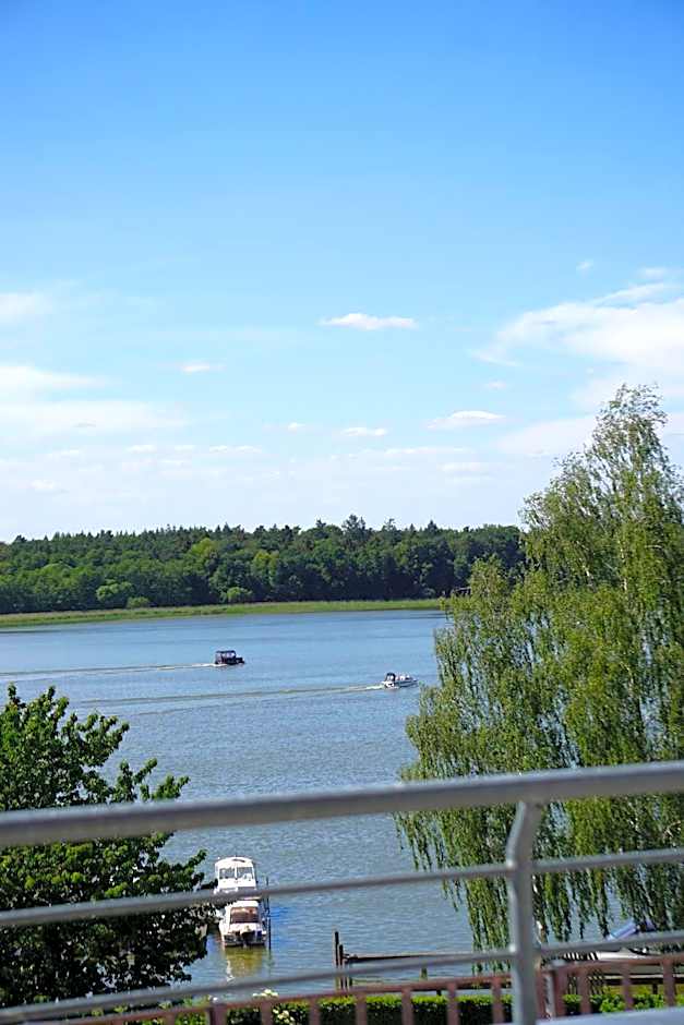 Einraumapartment mit Seeblickbalkon