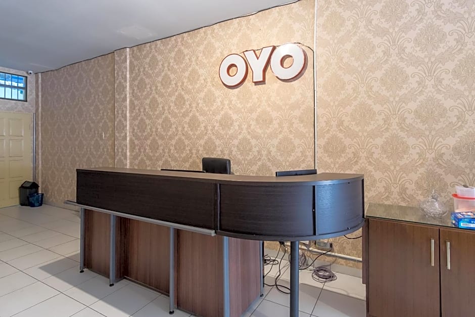 OYO 359 Executive Inn