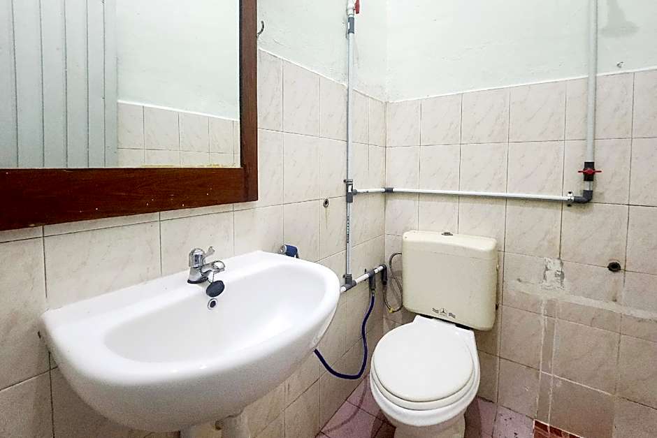 RedDoorz Syariah Near Pelabuhan Sri Bintan Pura Tanjungpinang