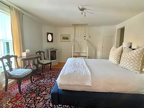 Comfort Room, 1 Queen, Fireplace