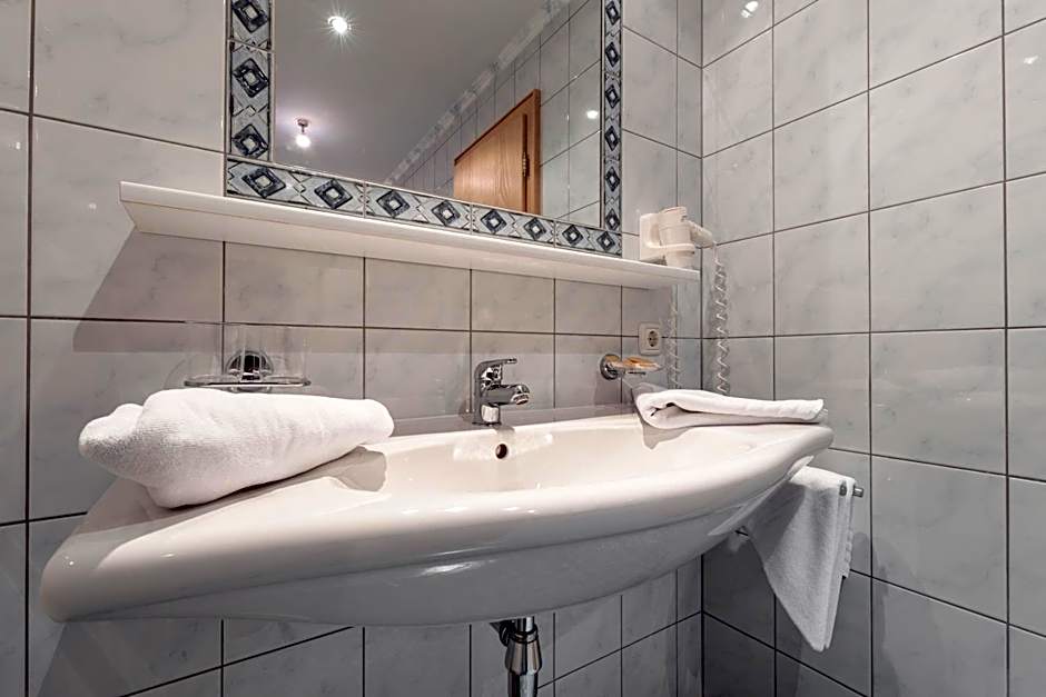 SCHMID Rooms & Apartments