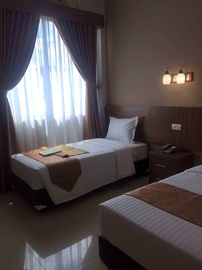 Townhouse Oak Padang near RTH Imam Bonjol