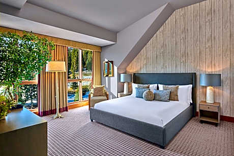 4 Bedroom Residence, Tub, Balcony, Fireplace, Terrace