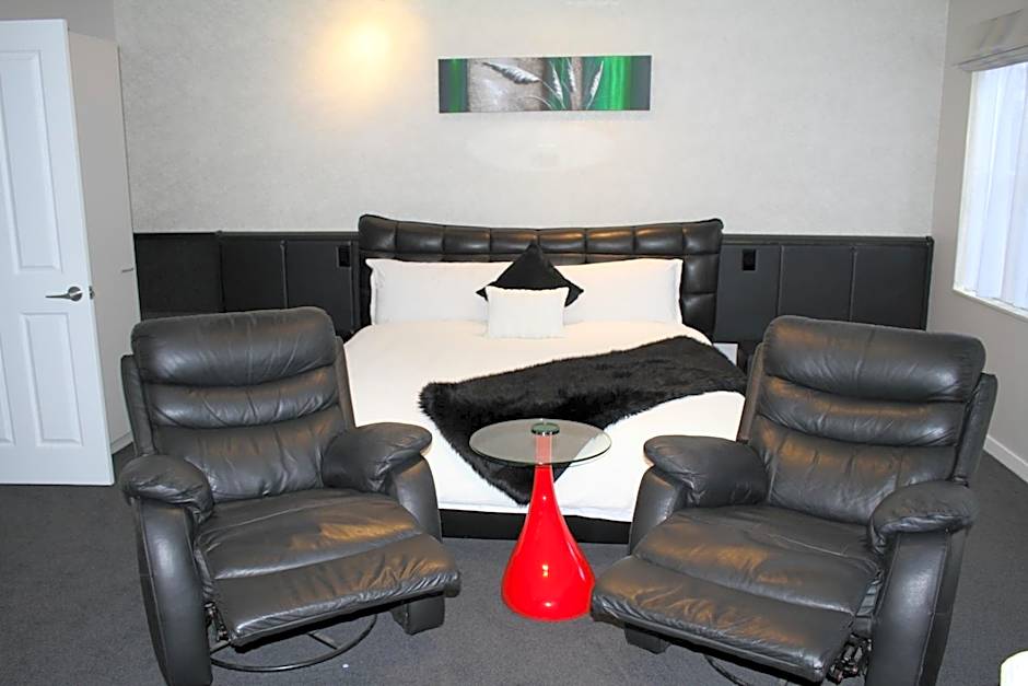Birchwood Manor Motel
