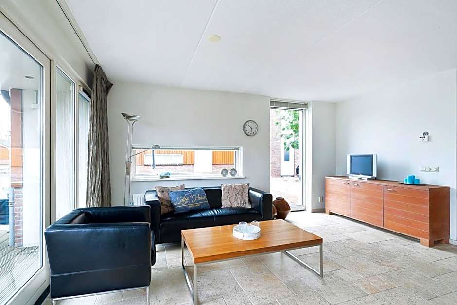 Boathouse Suburban Amsterdam