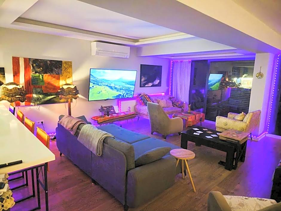 Lux&smart cozy house at the City Center and by the seaside also nearby to the tram stop