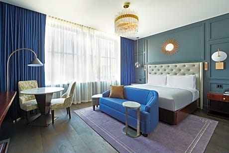 Deluxe King Room with City View