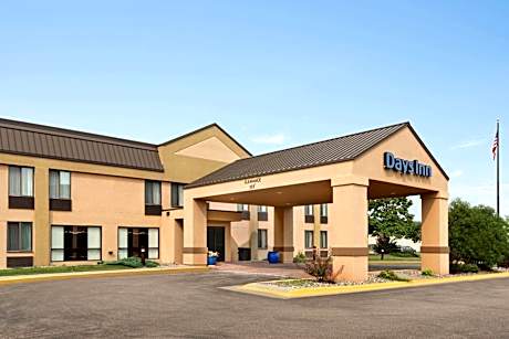Days Inn by Wyndham Fargo