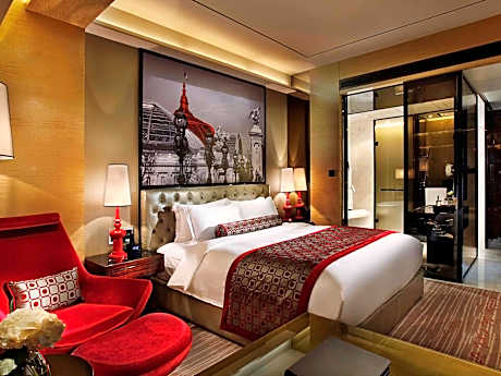 Superior Room with Buffet Breakfast & Buffet Dinner & Executive Benefit - 2 Adult 1 Child