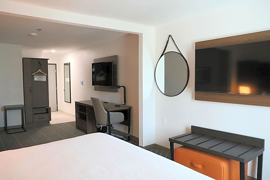 La Quinta Inn & Suites by Wyndham Auburn - University Area