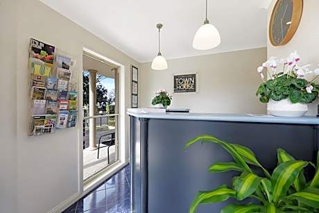 Hamilton Townhouse Motel